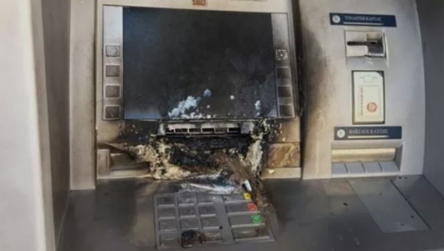 Πυρκαγιά σε δύο ΑΤΜ τα ξημερώματα στο Βόλο