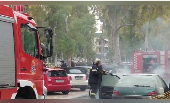 Πυρκαγιά σε Ι.Χ στο κέντρο της Γλυφάδας