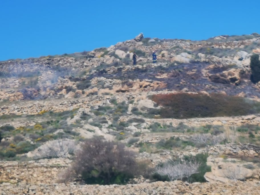 Σύρος: Πυρκαγιά στο λόφο της Παναχράντου