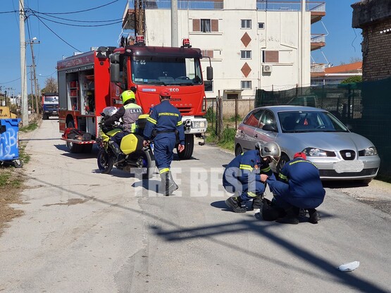 Πάτρα: Γυναίκα έπεσε με μηχανάκι σε φρεάτιο της ΔΕΥΑΠ βάθους 2,5 μέτρων.