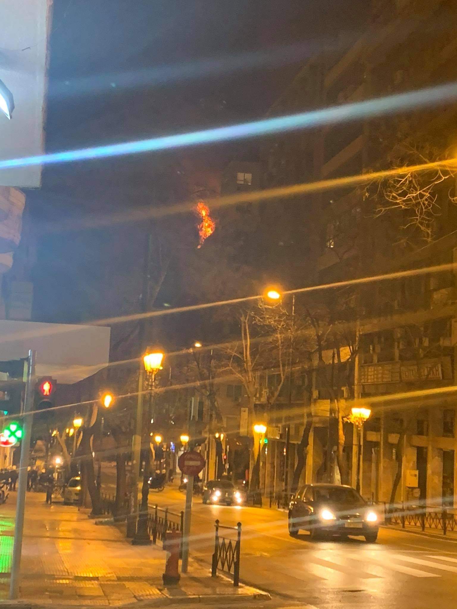 Μεγάλη πυρκαγιά ΤΩΡΑ σε διαμέρισμα στην Αθήνα