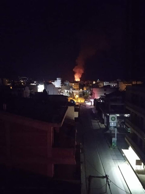 Πυρκαγιά σε διώροφο κτήριο στο κέντρο του Ξυλοκάστρου (VIDEO-ΦΩΤΟ)