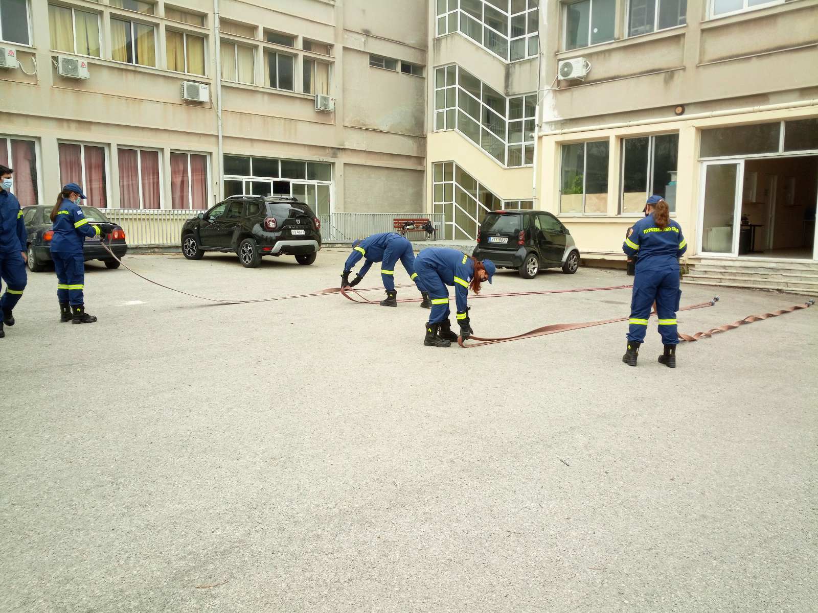 Πυροσβεστική Ακαδημία: Θεωρητική και πρακτική εκπαίδευση στην προσβολή πυρκαγιών (Φώτο)