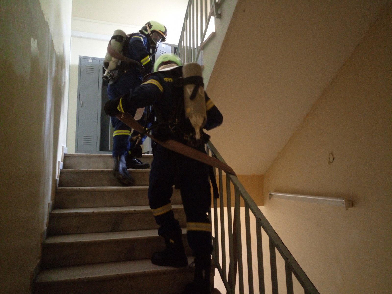 Πυροσβεστική Ακαδημία: Θεωρητική και πρακτική εκπαίδευση στην προσβολή πυρκαγιών (Φώτο)