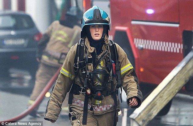 Η ομορφότερη γυναίκα πυροσβέστης στον κόσμο (Φωτό)