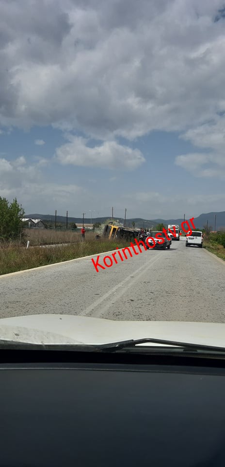 Τροχαίο - Ανατράπηκε φορτηγο στο 'Αργος (Φώτο)