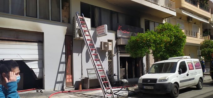 Πυρκαγιά ΤΩΡΑ σε ισόγειο κατάστημα στη Νίκαια Αττικής