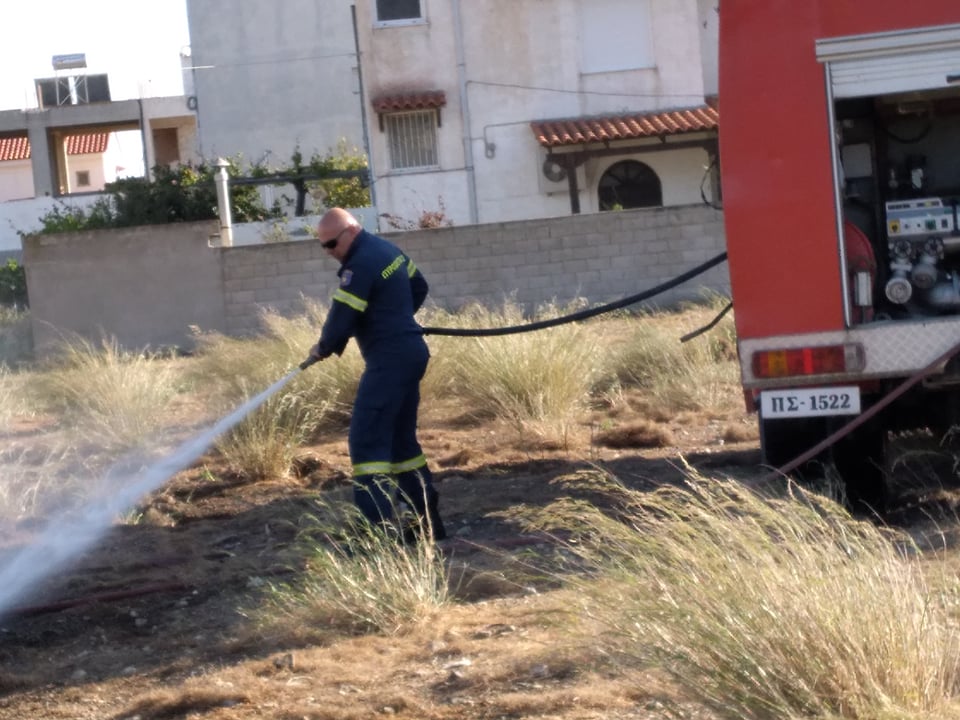 Κρητη-πυρκαγια σε οικοπεδικό χώρο κοντά σε σπίτια