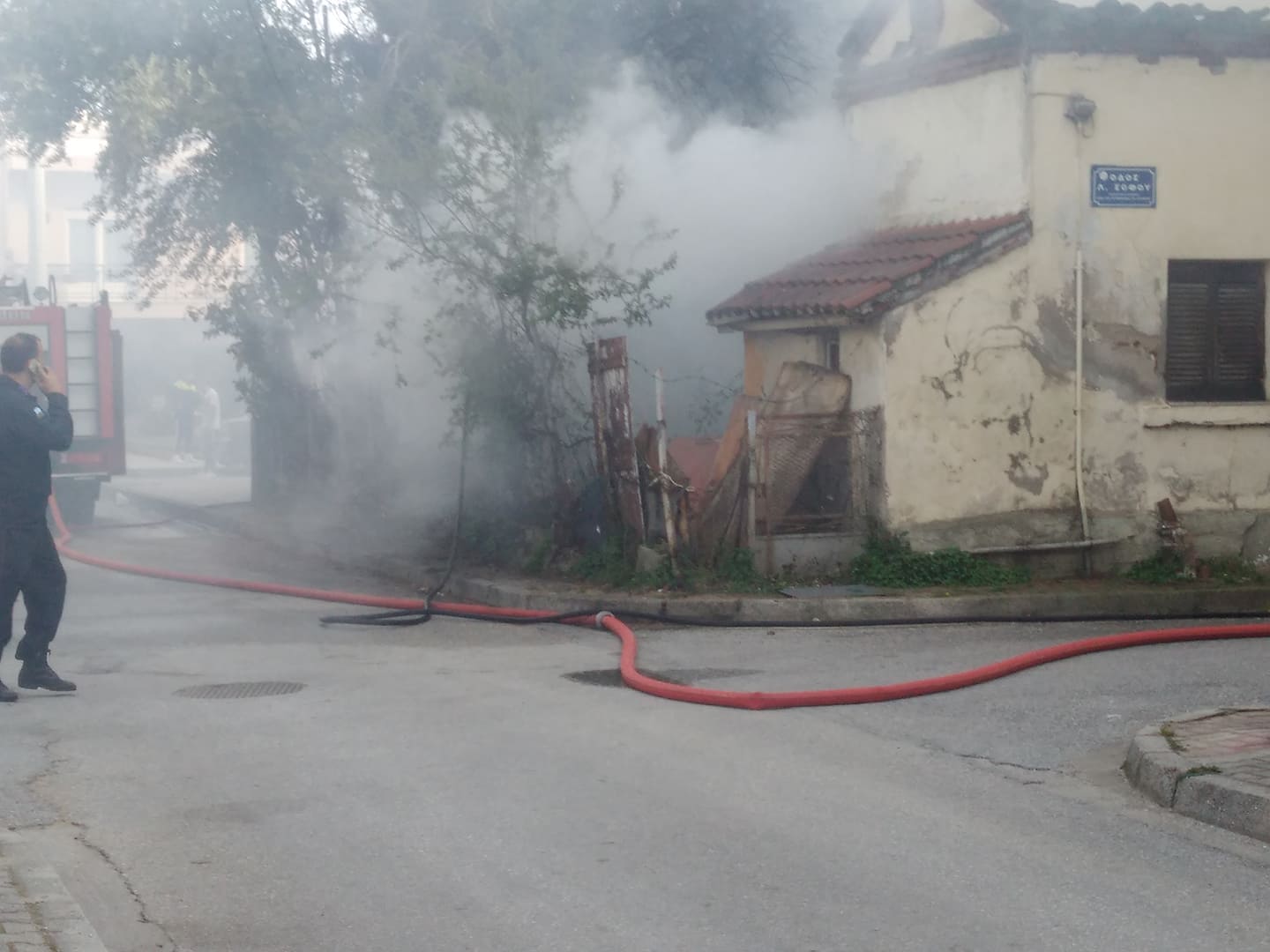 Ηράκλειο: Πυρκαγιά ΤΩΡΑ σε οικία κινητοποίησε την Πυροσβεστική