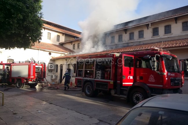 Συναγερμός στα Χανιά: Μεγάλη πυρκαγιά μέσα στη Δημοτική Αγορά - Σοβαρές ζημιές