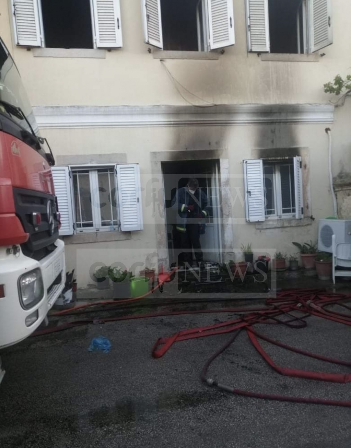 Κέρκυρα: Στο Νοσοκομείο προληπτικά πυροσβέστης που επιχείρησε στην πυρκαγιά στον Αγρό.