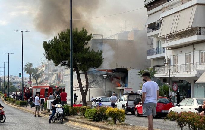 Μεγάλη πυρκαγιά ΤΩΡΑ σε κατάστημα στην Αργυρούπολη Αττικής