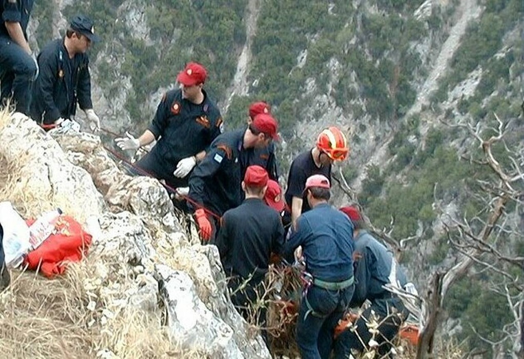 Ολοκληρώθηκε μεταφορά ενός τραυματισμένου ατόμου από το ορειβατικό Καταφύγιο Χρηστάκητης.