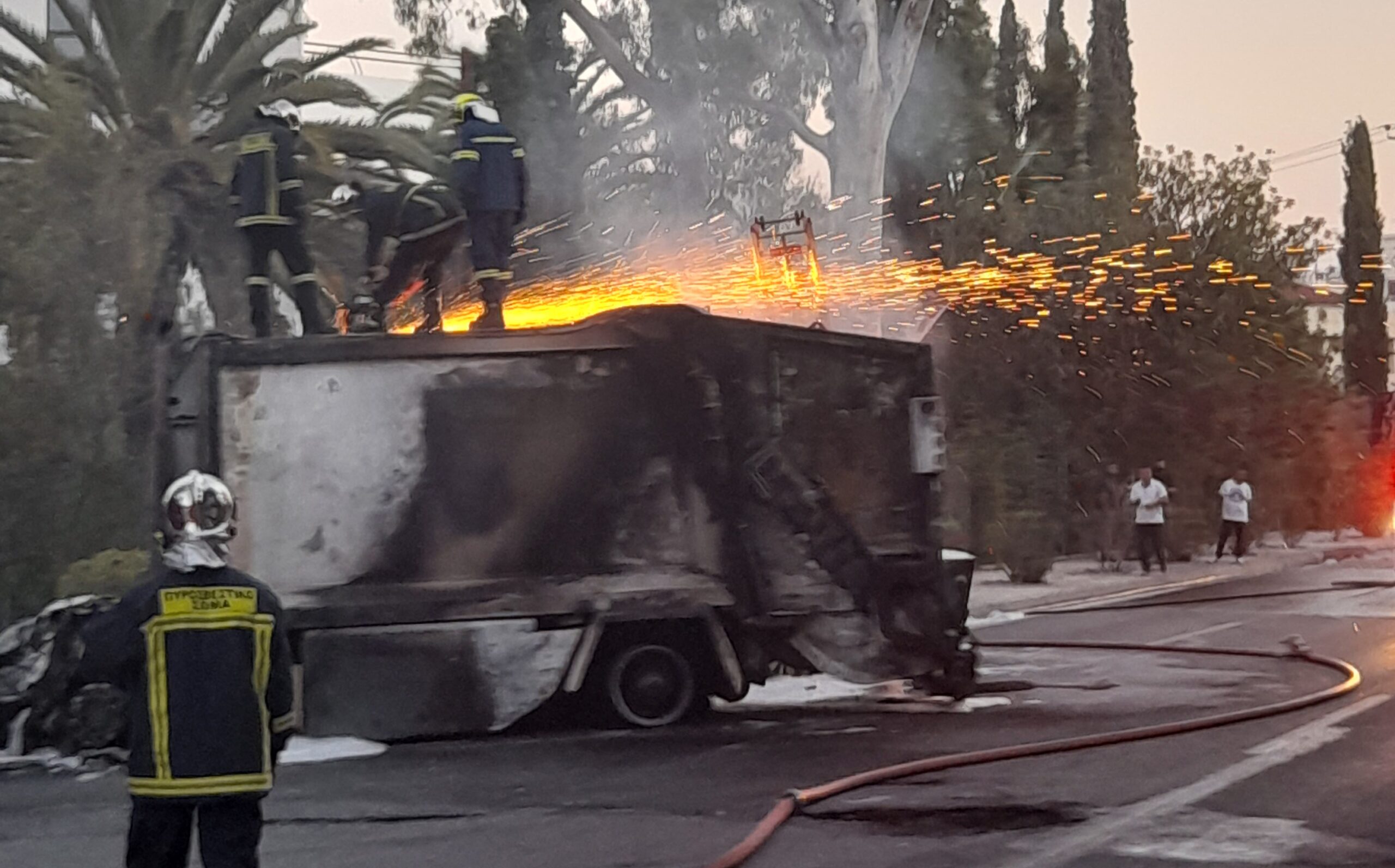 Φωτογραφικό υλικο απο το τροχαίο στην βουλιαγμένη Αττικης