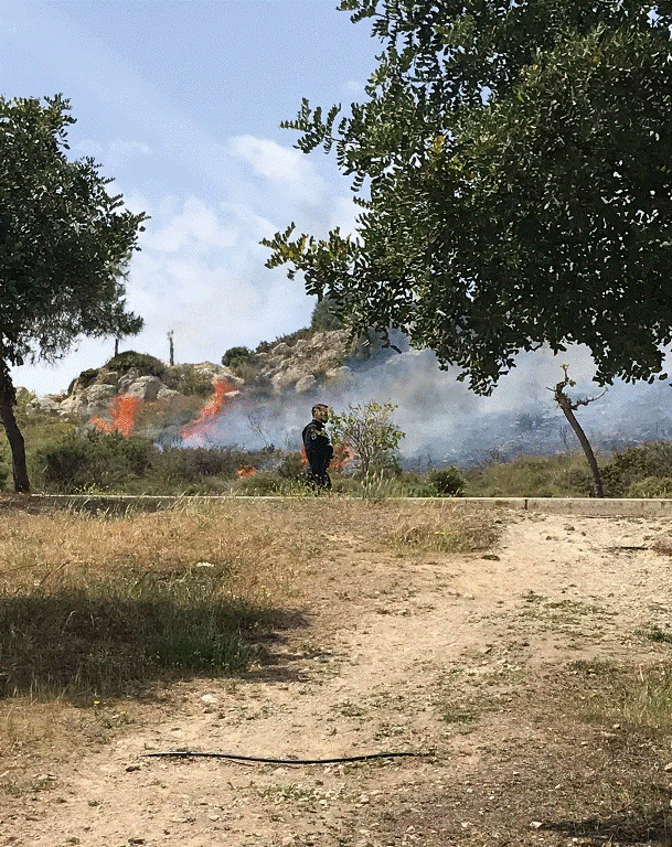 Πυρκαγιά ΤΩΡΑ εν υπαίθρω στην Αθήνα