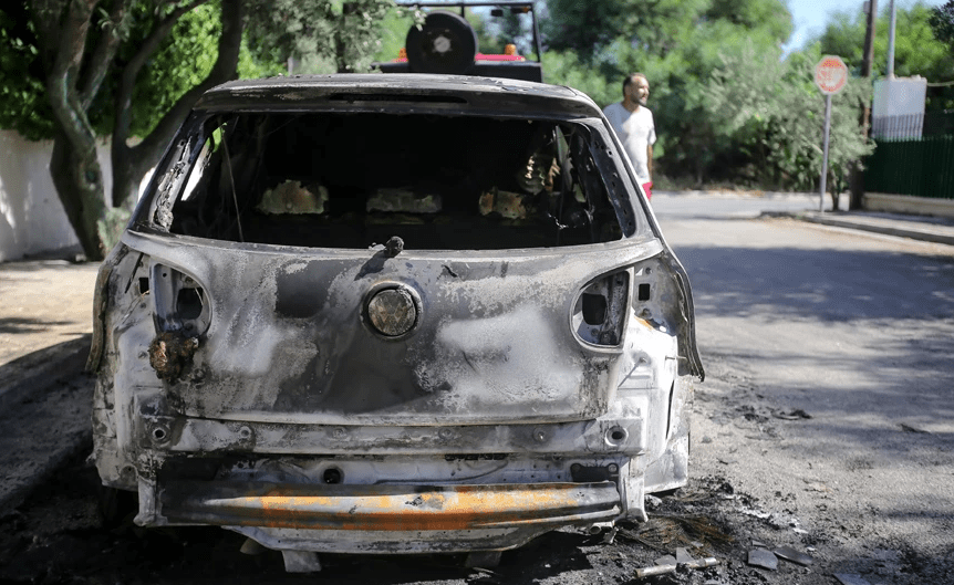 Έκαιγε αυτοκίνητα στην Πάτρα με προσάναμμα τις κάλτσες του – «Μου αρέσει να βλέπω φωτιά»