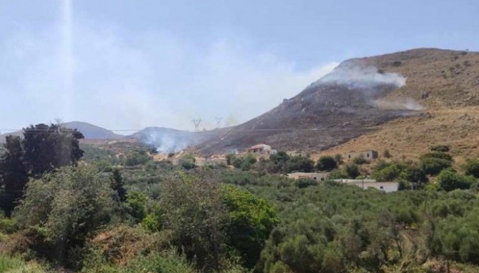 Πυρκαγιά σε αγροτοδασική έκταση στον Άστρικα Χανίων.(φωτο-βίντεο)