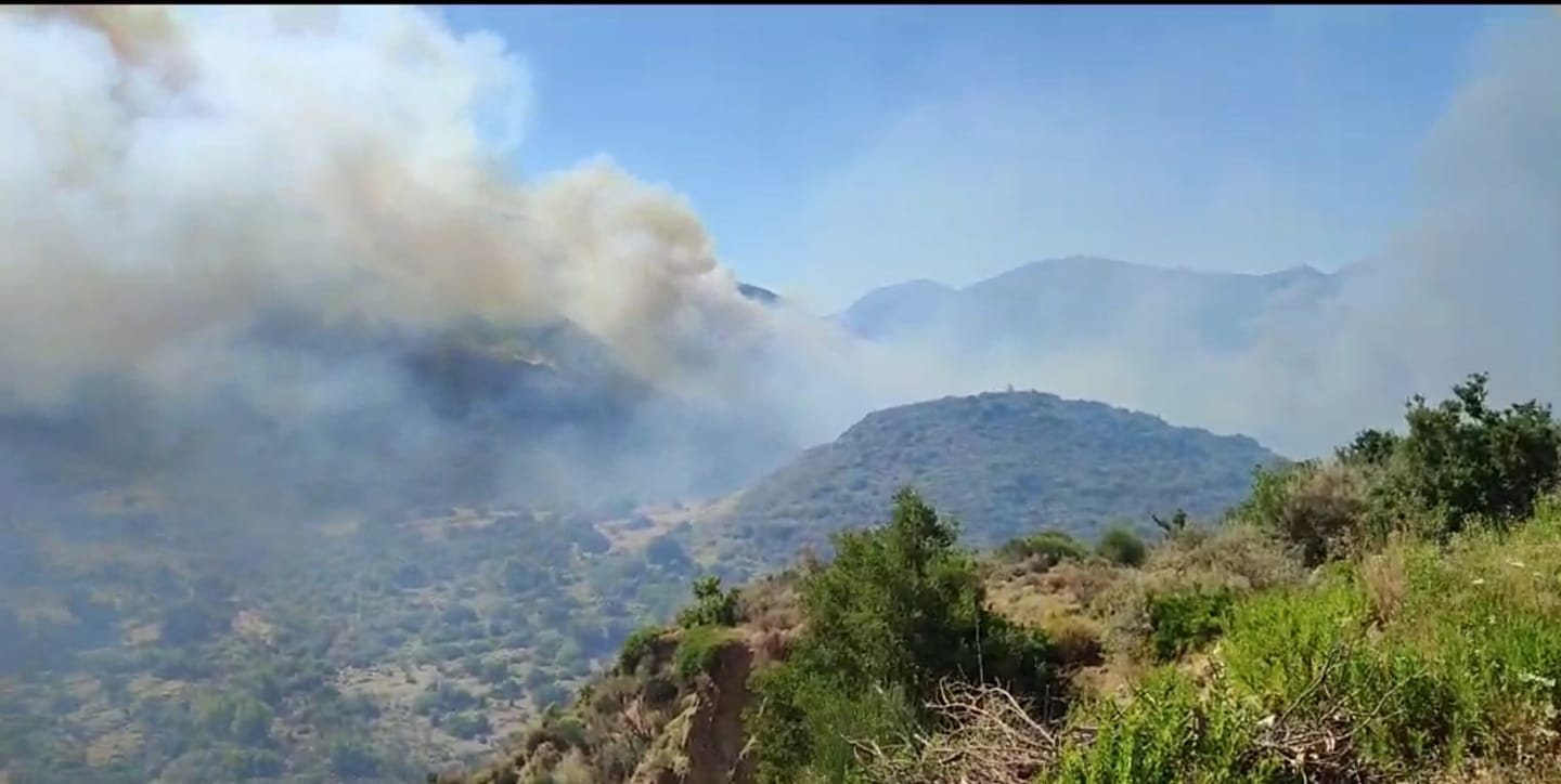 Πυρκαγιά στην Κεφαλονιά: Εκκενώθηκε και δεύτερο χωριό - Πνέουν ισχυροί άνεμοι