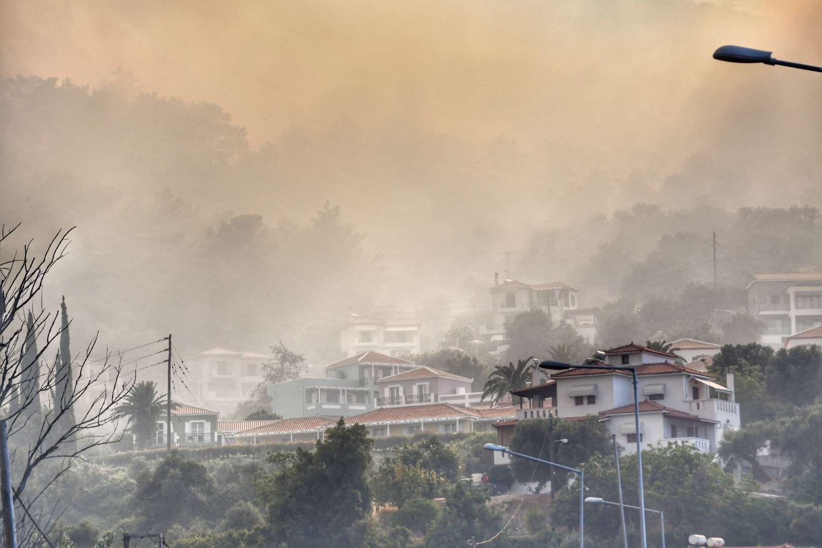 Πυρκαγιά στη Σάμο: Ζητούν να κηρυχθεί το νησί σε κατάσταση έκτακτης ανάγκης