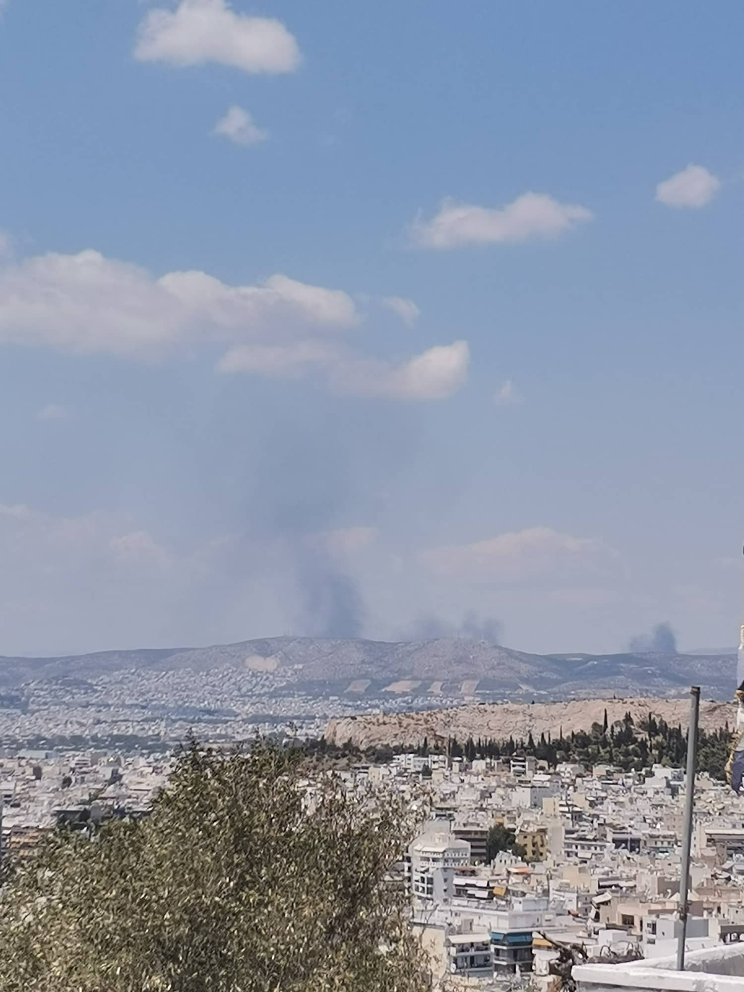 Πυρκαγιά εν υπαίθρω στον Ασπρόπυργο Αττικής (Φώτο)