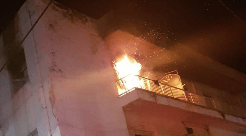 Πυρκαγιά σε πολυκατοικία χθες το βράδυ στη Νέα Αρτάκη Εύβοιας