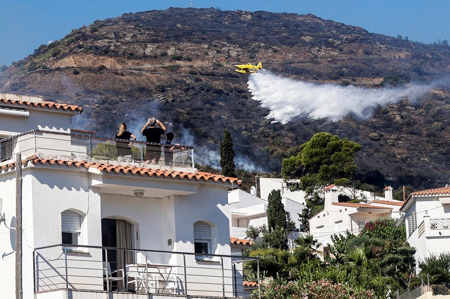 Πυρκαγιά στις ακτές της Καταλονίας - Στάχτη πάνω απο 4.000 στρέμματα φυσικού πάρκου