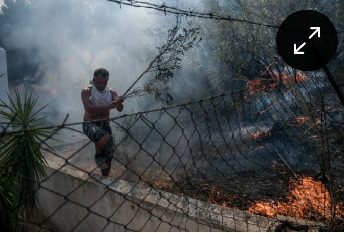 Πυρκαγιά στην Κερατέα – Καίγεται σπίτι στη Συντερίνα