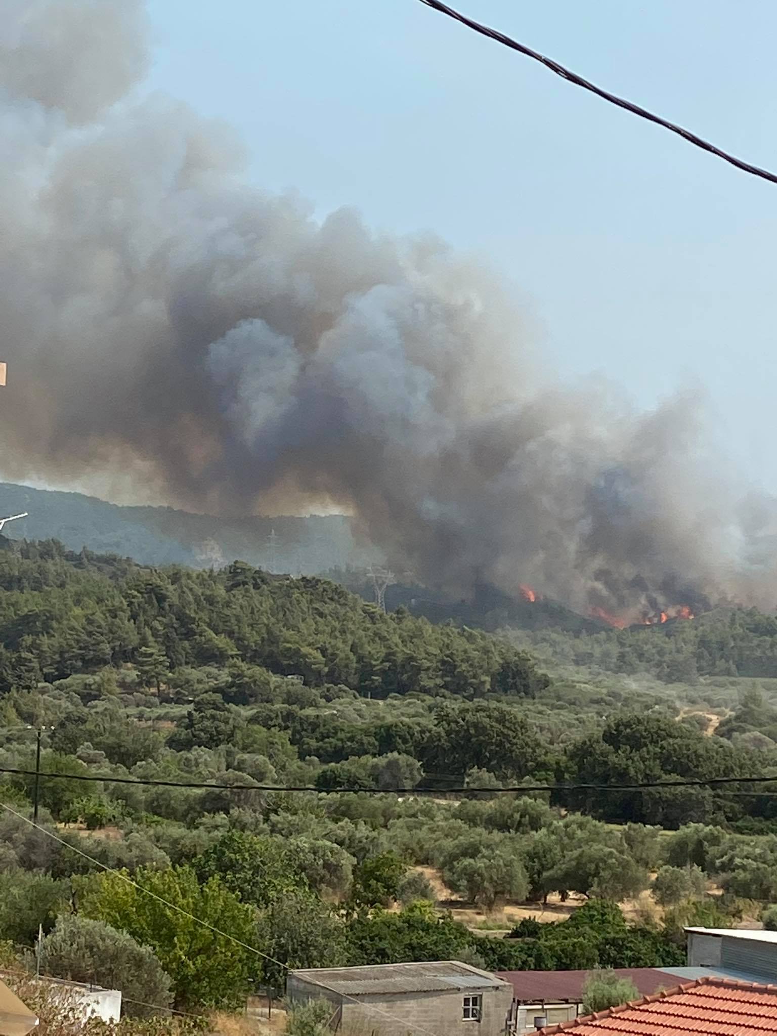 Ρόδος: Συνεχίζει ανεξέλεγκτη ή πυρκαγιά ερχεται το ρώσικο αεροπλάνο Beriev Be 200 (Φωτο)