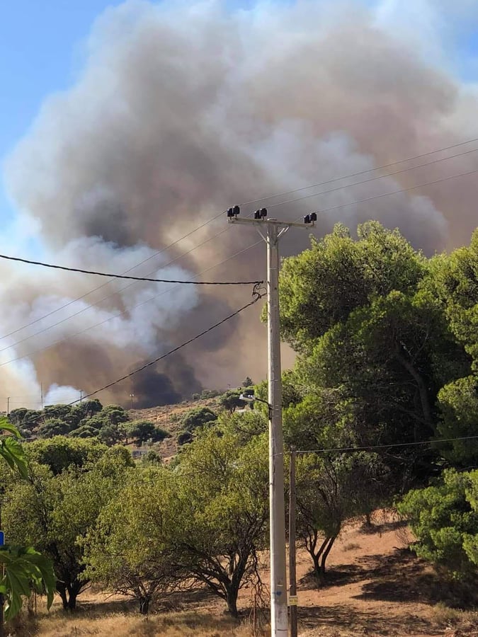 Πυρκαγιά ΤΩΡΑ σε χαμηλή βλάστηση στο Μαρκάτι Κερατέας