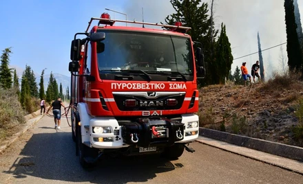Πυροσβεστικό όχημα παρέσυρε και τραυμάτισε αστυνομικό στην Ηλεία