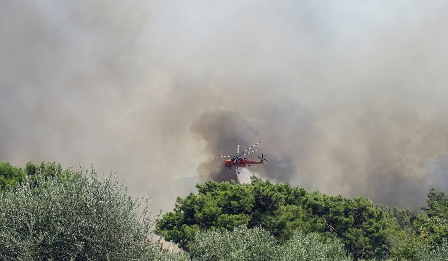 Πυρκαγιά στην Μεσσηνία: Εκκενώνεται οικισμός – Απειλείται μοναστήρι