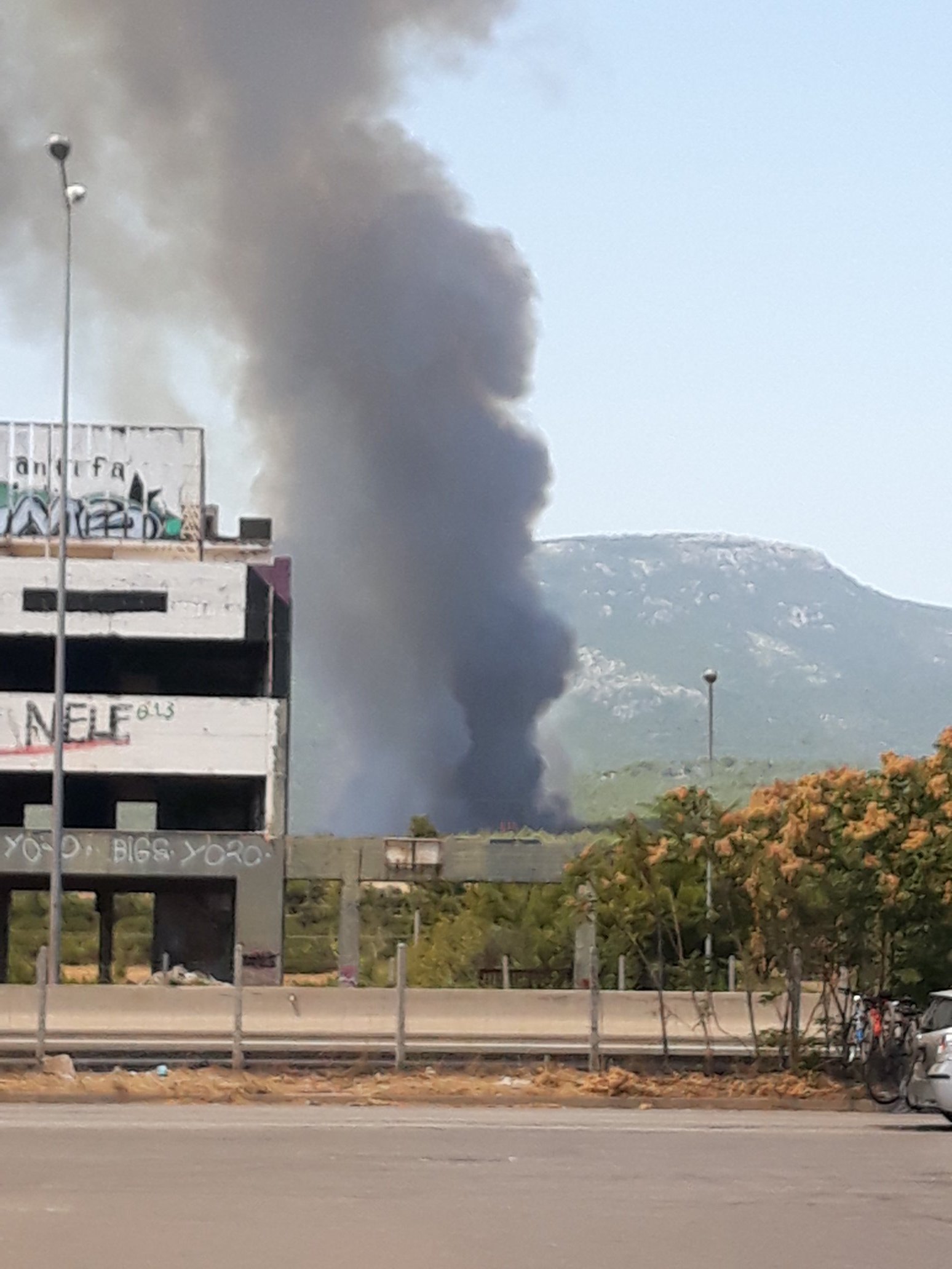 Πυρκαγιά ΤΩΡΑ σε δασική έκταση στη Βαρυμπόμπη Αττικής