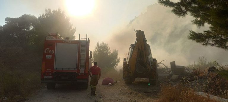 Ζάκυνθος – Τώρα 2 πυρκαγιές σε Λιθακιά και Μαχαιράδο (φωτό & βίντεο)
