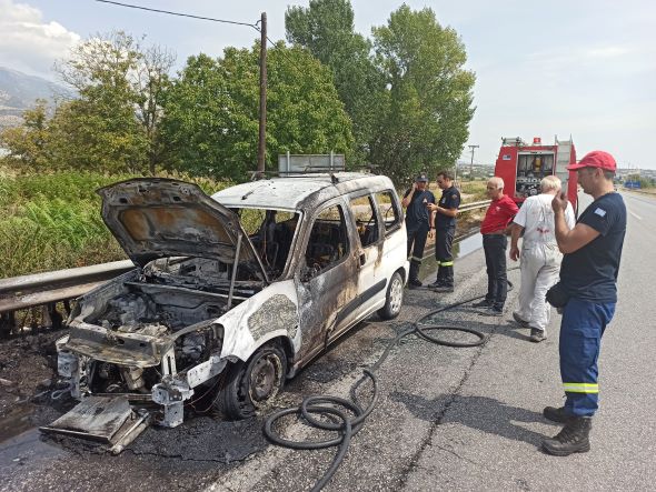 Πυρκαγιά σε ΙΧ εν κινήσει στις Σέρρες – Καταστράφηκε ολοσχερώς