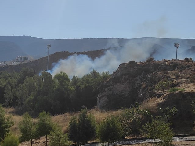 Πυρκαγιά μικρής έκτασης στο Θέατρο Βράχων