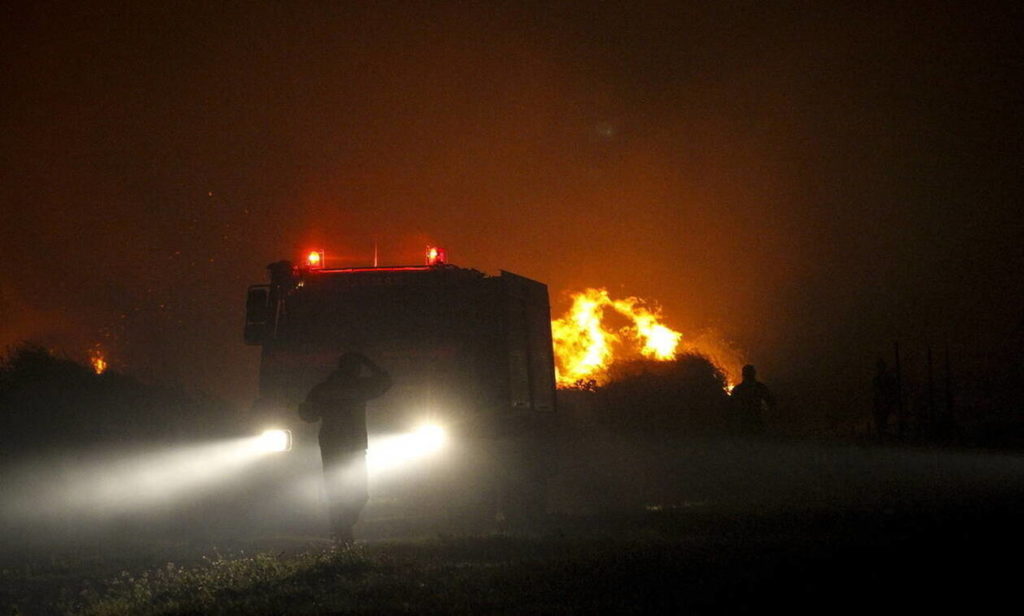 Πυρκαγιά σε χορτολιβαδική έκταση στο Πετρέ Ρεθύμνου