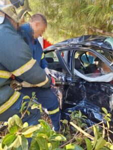 Τροχαίο με εγκλωβισμένο άτομο στην βούλα Αττικής.(φωτο)