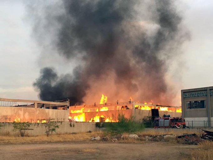 Πυρκαγιά σε εργοστάσιο ξυλείας στον Ασπρόπυργο Αττικής