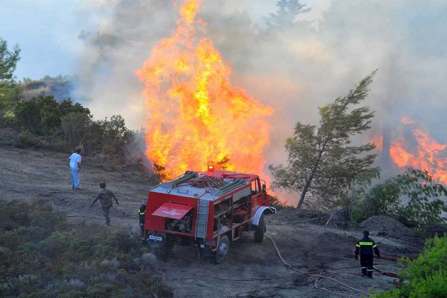 Συναγερμός για πυρκαγιά κοντά στο δάσος της Κέρης στο Ηράκλειο Κρήτης