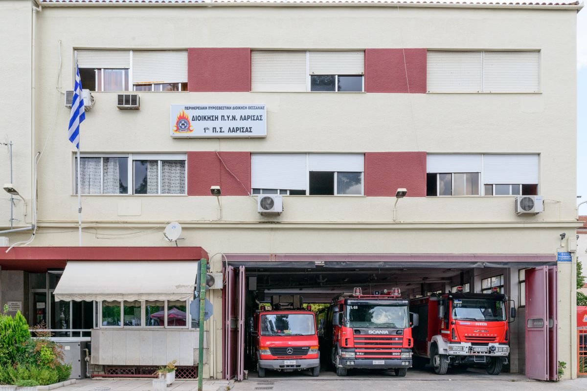 Λάρισα: Σφήνωσε η βέρα στο δάχτυλο 17χρονης - Κλήθηκε η πυροσβεστική για να την κόψει