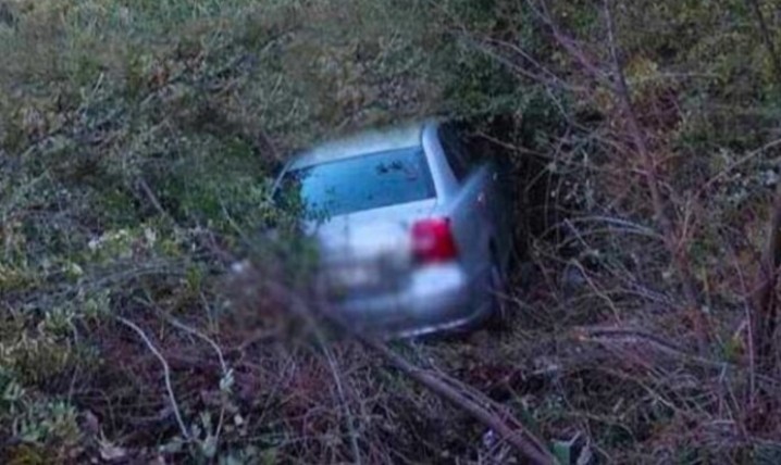 Πάτρα: Αυτοκίνητο έπεσε σε ρεματιά στην Αρόη