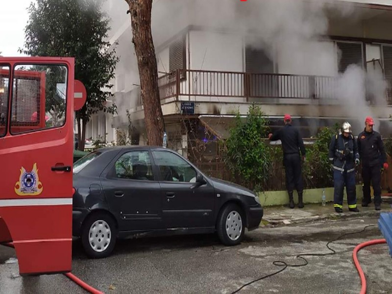 Πυρκαγιά σε διαμέρισμα στην Νίκαια - Εκτενείς υλικές ζημιές
