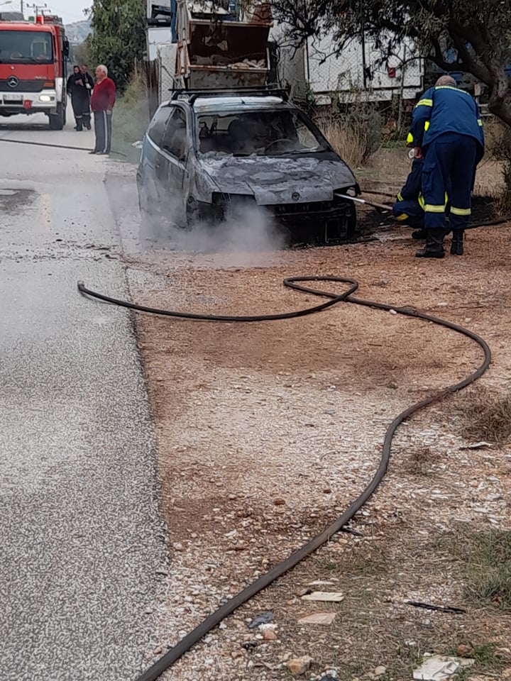 Πυρκαγιά σε Ι.Χ όχημα στο Κίτσι- Κορωπίου (Φωτό)