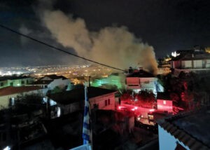 Πυρκαγιά σε σπίτι στο Ναύπλιο – Πυκνοί καπνοί πάνω από την πόλη