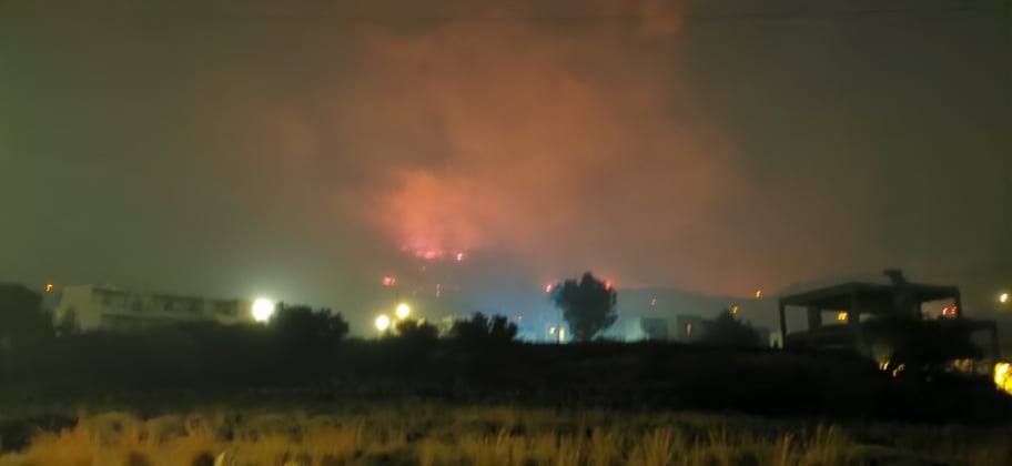 Πυρκαγιά ΤΩΡΑ σε χαμηλή βλάστηση στα Λυχνάφτια Τήνου - Συναγερμός στην Πυροσβεστική