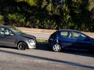 Καραμπόλα με 3 οχήματα στην Βούλα Αττικής.