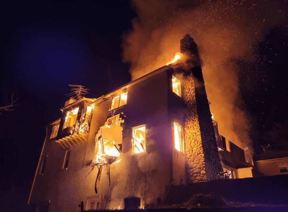 ΗΠΑ: Έκαψε το σπίτι του στην προσπάθεια να διώξει φίδια