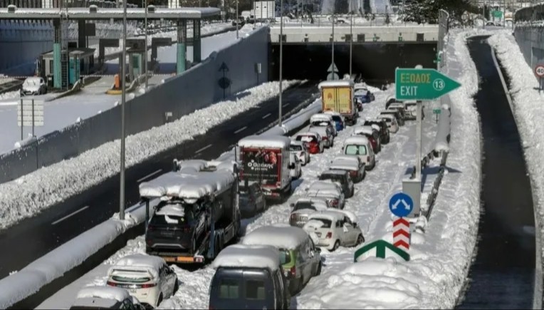 Αττική Οδός προς Πυροσβεστική: «Μην ανησυχείτε το ‘χουμε!» (Βίντεο)