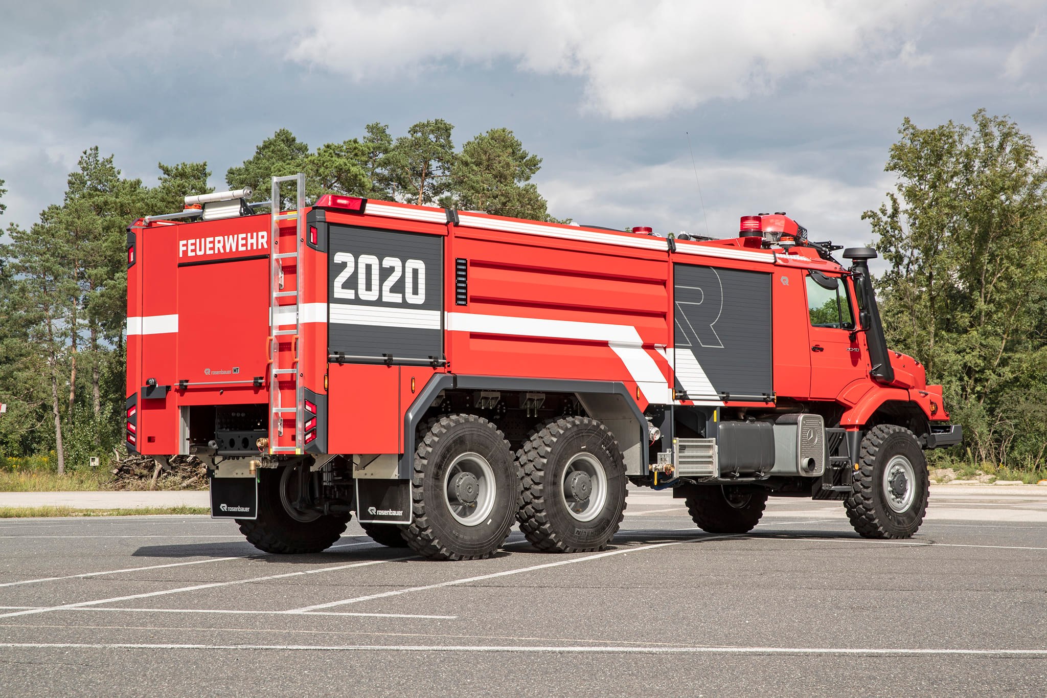 Το πυροσβεστικό όχημα Rosenbauer Buffalo (Mercedes Benz ZETROS 3348)