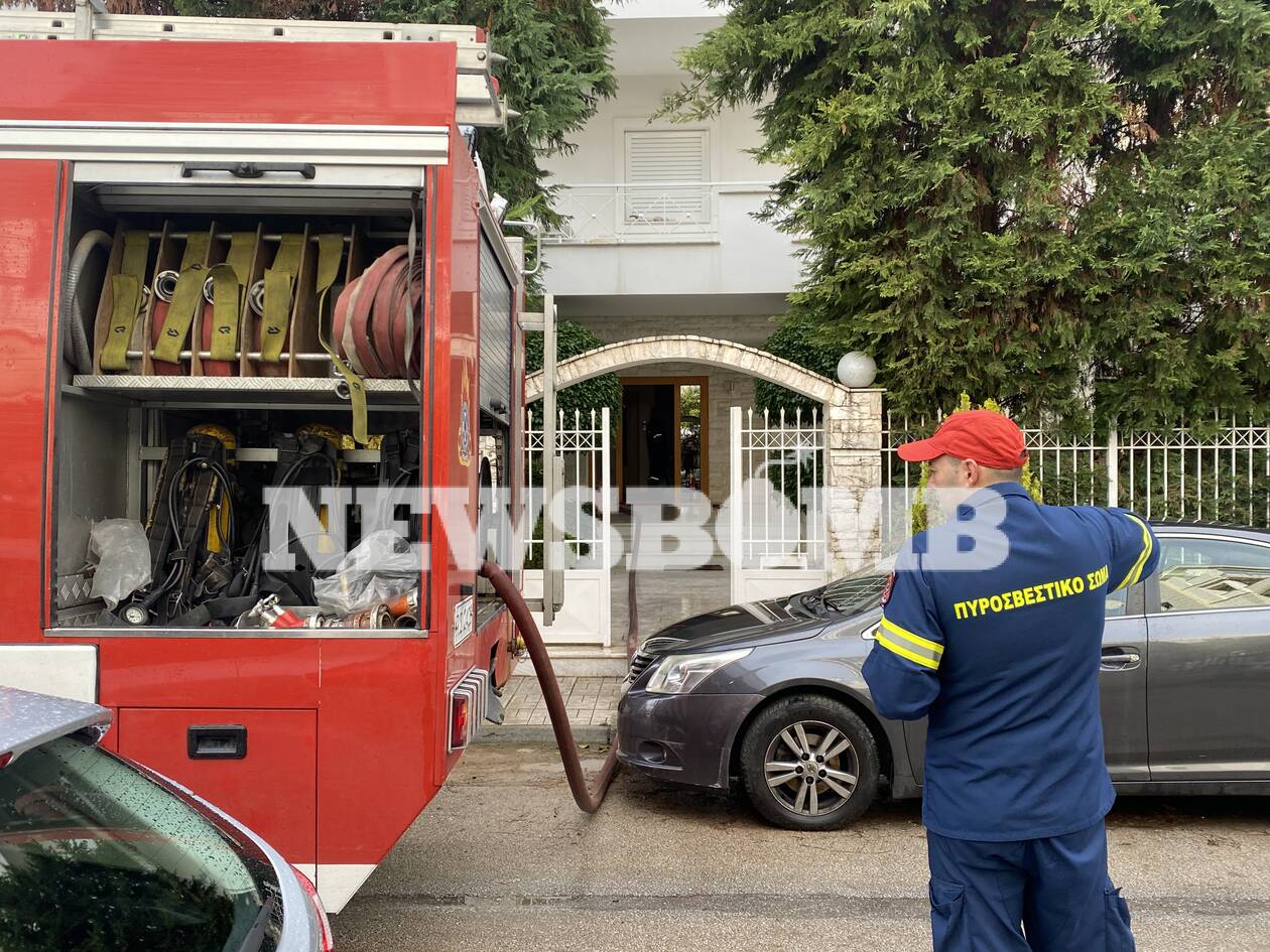 Φωτιά σε κτίριο κατοικίας στην Γλυφάδα Αττικής